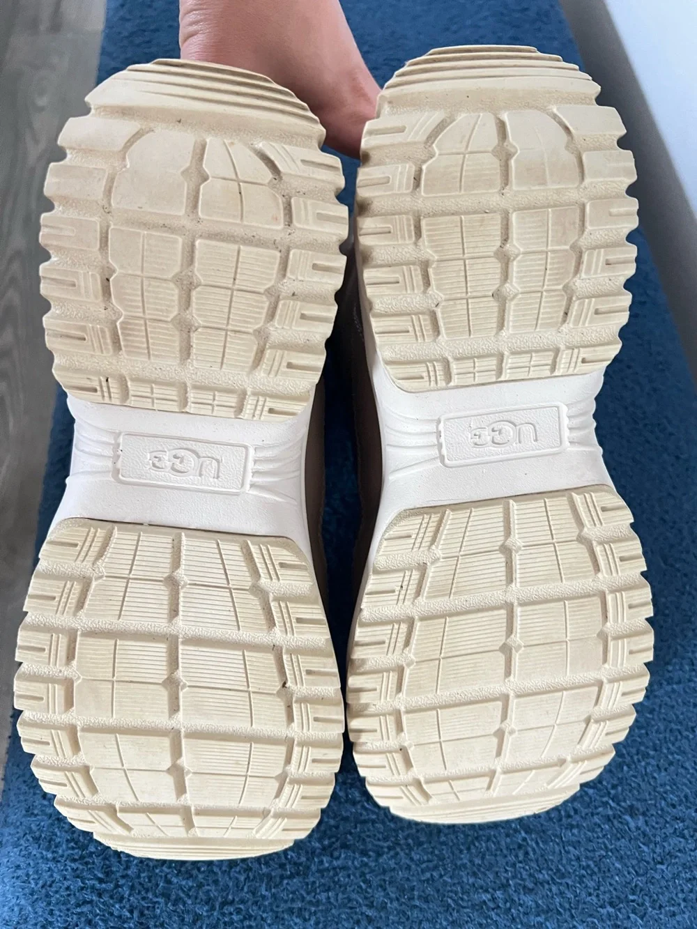 UGG Waterproof Yose Boot US8.5